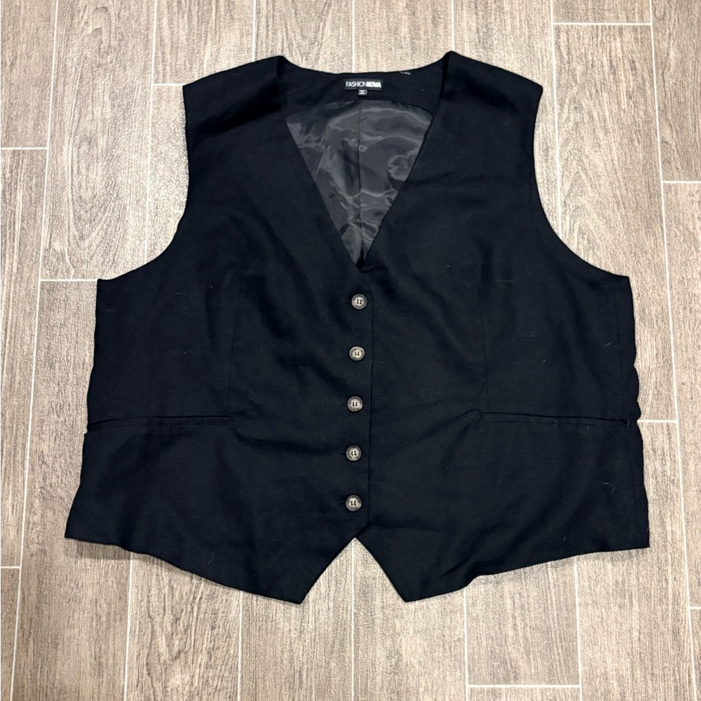 Fashion Nova Black Button-Up Tank Top